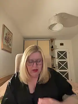 JanieLight53 online show from May 2026 07:29:02 PM