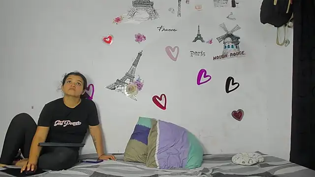 Katty-Rouse online show from April 2026 10:49:01 PM