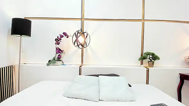 BrendaCantorel online show from March 2026 12:05:01 PM