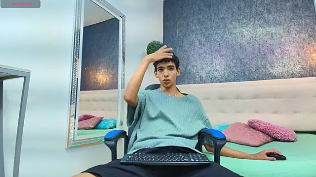 ValeriHot 1 online show from July 2026 07:54:02 PM