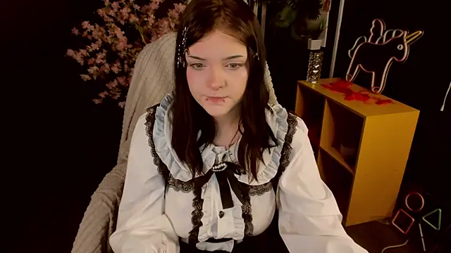 EsterTwilight online show from April 2026 10:55:01 AM