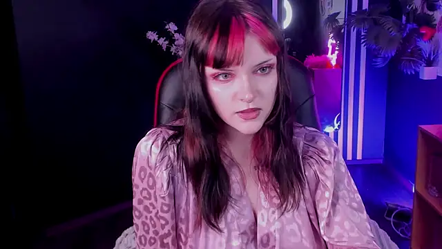 EsterTwilight online show from June 2026 04:07:02 PM