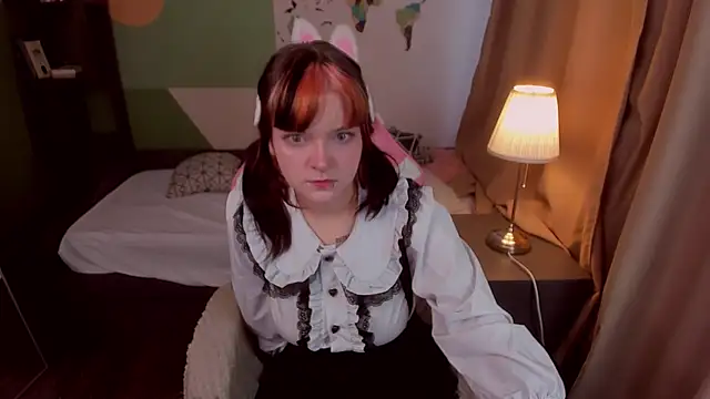 EsterTwilight online show from May 2026 04:04:02 PM