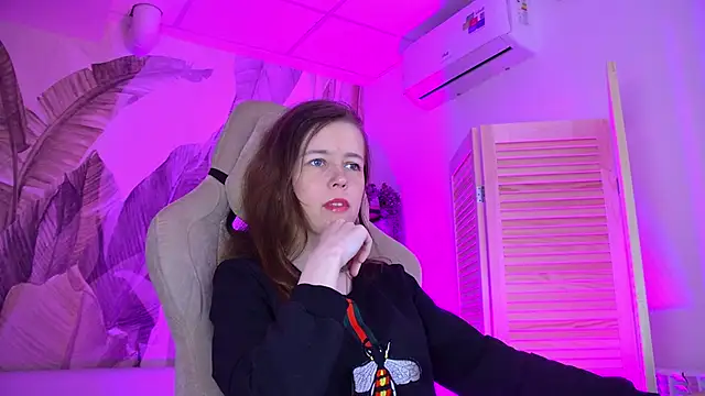 AriaGracen online show from April 2026 05:47:01 AM