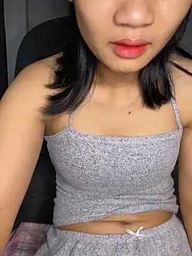 -Lilyn- online show from April 2026 04:08:01 PM
