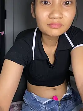 -Lilyn- online show from April 2026 06:14:02 PM