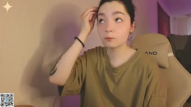 Snapshot of Luna_Moon13 chatting on April 2026 12:44:02 AM Luna Moon13 online show from April 2026 12:44:02 AM