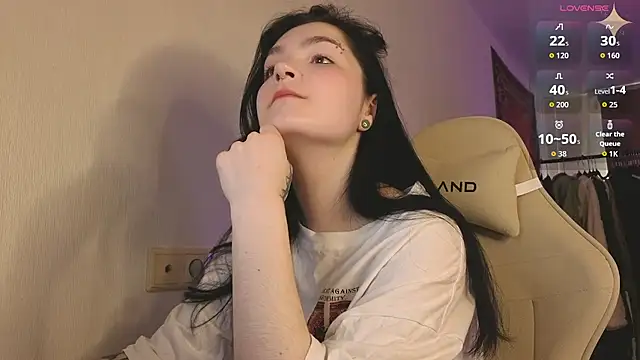 Snapshot of Luna_Moon13 chatting on April 2026 01:12:02 AM Luna Moon13 online show from April 2026 01:12:02 AM