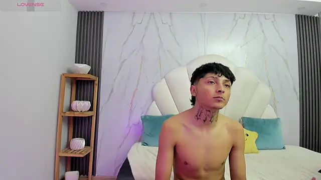 Sky n Zayn online show from March 2026 12:16:02 PM