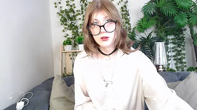 Elvessa Aura online show from March 2026 12:30:01 AM