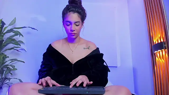 BellaRomano online show from April 2026 11:11:01 AM