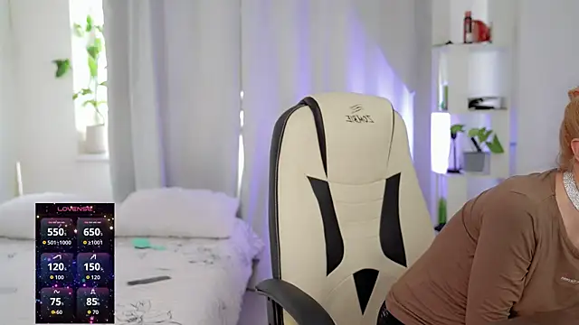 Myfeet inyourmouth online show from April 2026 02:13:01 PM