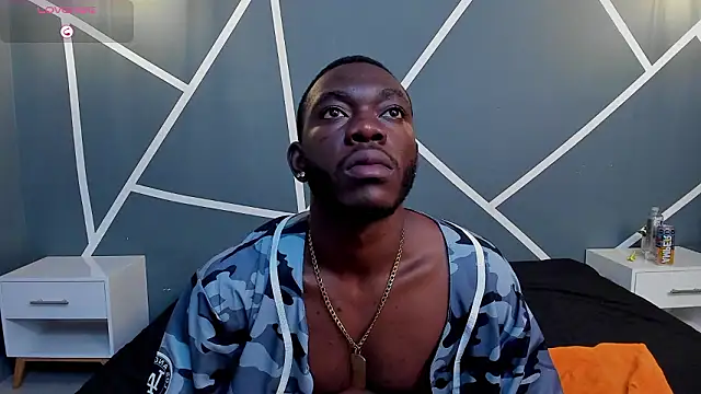 Snapshot of Oliver_Laurent_ chatting on March 2026 11:43:02 PM Oliver Laurent online show from March 2026 11:43:02 PM