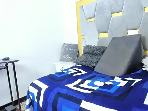 KiaraJohnsonn online show from March 2026 12:49:02 PM