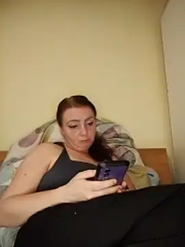 Bella-Monroe online show from April 2026 05:05:02 PM