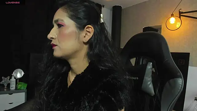 Vicky Angeel online show from July 2026 01:03:01 AM