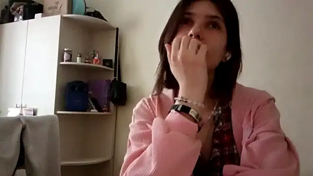 FluffyKisses online show from March 2026 01:25:01 PM