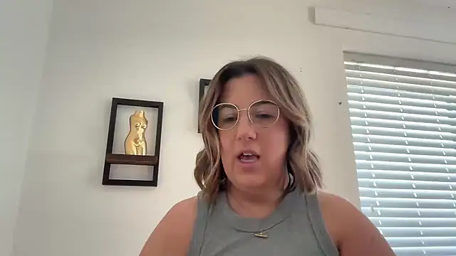 annabellewarick online show from April 2026 10:27:01 AM