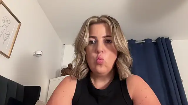 Snapshot of annabellewarick chatting on May 2026 08:51:02 PM annabellewarick online show from May 2026 08:51:02 PM