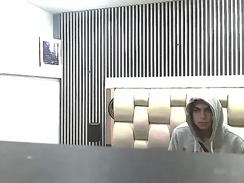 Alex Wolft online show from May 2026 11:39:01 AM