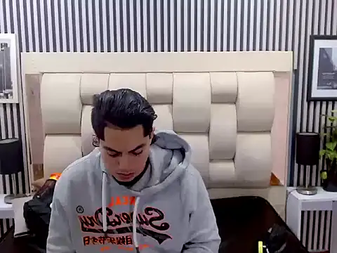 Alex Wolft online show from April 2026 01:34:02 AM