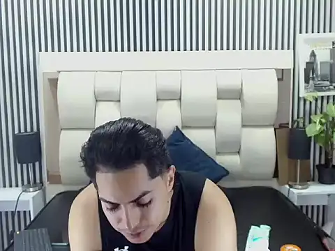 Alex Wolft online show from June 2026 02:00:01 PM