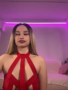 ScarletFlameee online show from March 2026 09:07:02 PM