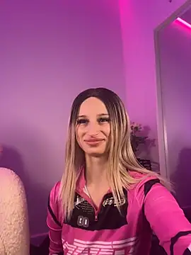 ScarletFlameee online show from April 2026 05:52:01 AM