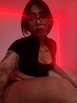 Elizabethvelvet online show from April 2026 01:18:02 AM