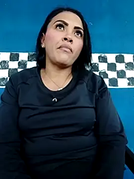 EstrellaSmmith online show from May 2026 07:45:02 PM