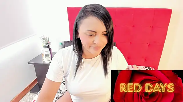 EstrellaSmmith online show from May 2026 08:58:02 PM