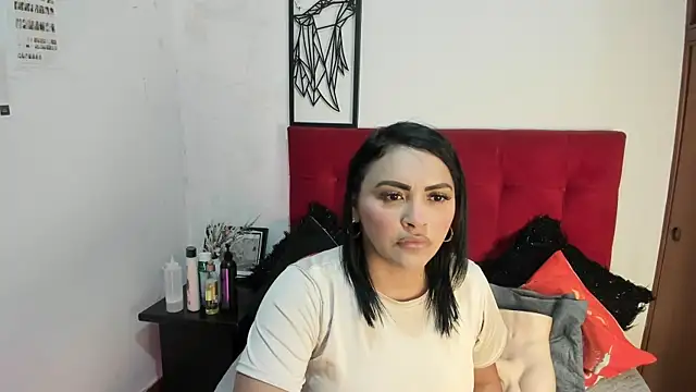 EstrellaSmmith online show from July 2026 05:31:01 PM