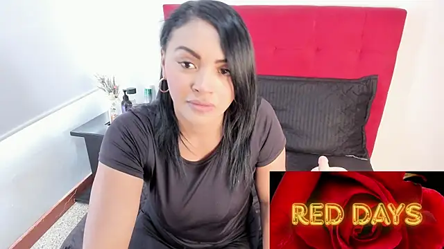 EstrellaSmmith online show from May 2026 07:20:02 PM