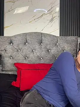 Bunny fire online show from April 2026 07:07:02 PM