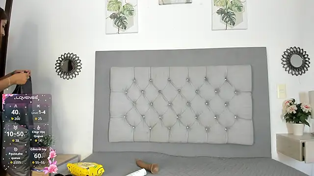 Arya Grey online show from April 2026 11:37:02 AM