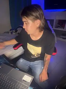 AngelLatinBoy online show from April 2026 03:43:02 AM