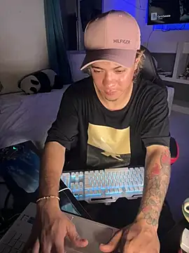 AngelLatinBoy online show from April 2026 02:35:01 AM