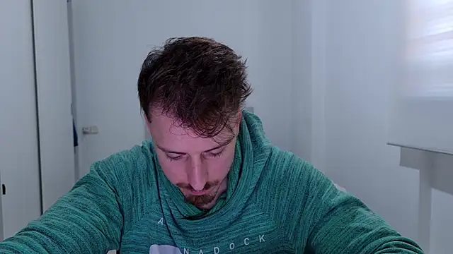 zeusoctavian1 online show from March 2026 04:12:02 PM