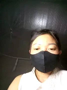 Bling-pusy online show from April 2026 12:17:01 PM