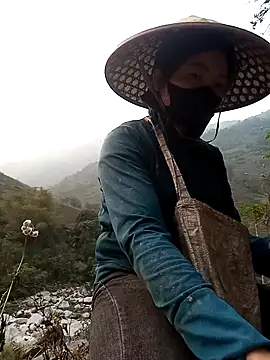 Bling-pusy online show from March 2026 09:10:01 AM