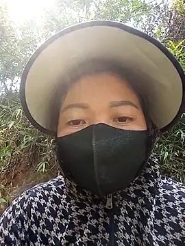 Bling-pusy online show from April 2026 07:15:02 AM