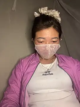 Bling-pusy online show from March 2026 12:33:02 PM