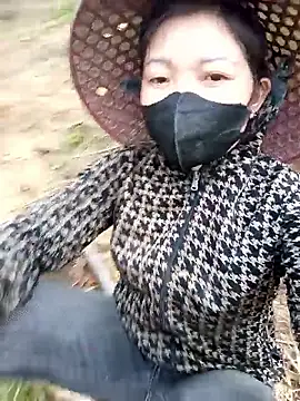 Bling-pusy online show from March 2026 10:16:02 AM