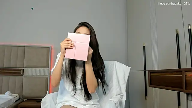 kasumikawa online show from April 2026 02:18:01 AM