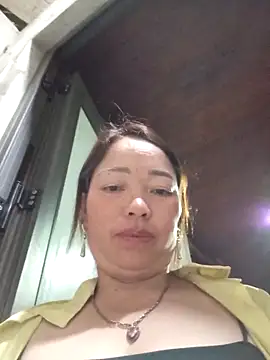 Yellow-pink online show from April 2026 11:35:01 AM