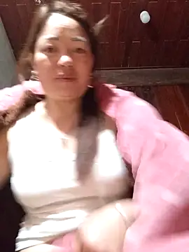 Yellow-pink online show from April 2026 11:06:01 PM