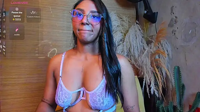 Victoria Gonzalez online show from March 2026 12:41:02 PM