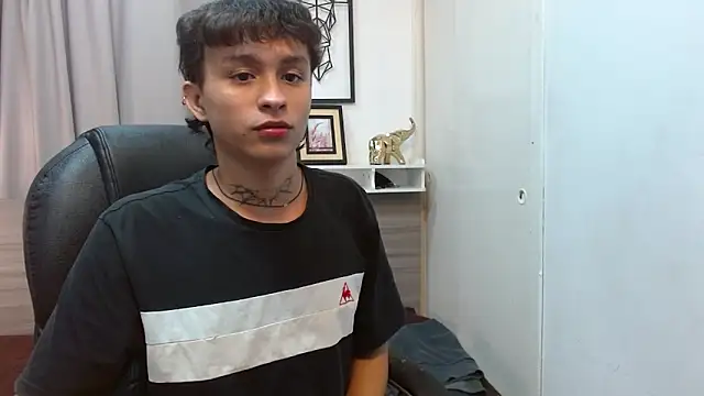 Snapshot of YuanDelux chatting on March 2026 03:15:01 PM YuanDelux online show from March 2026 03:15:01 PM