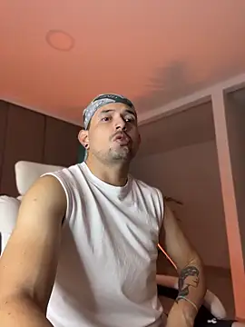 TroyeSavage online show from April 2026 10:32:01 AM