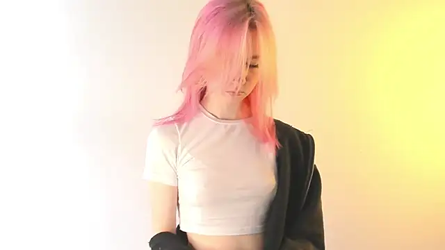 August female online show from April 2026 12:00:01 PM